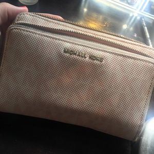 Large Michael Kors Wallet - Light Pink